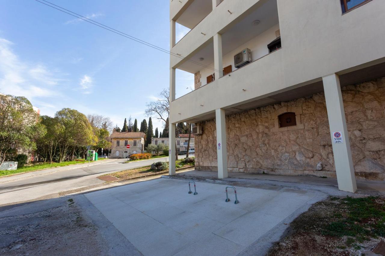 Apartman Lema Pula Exterior foto